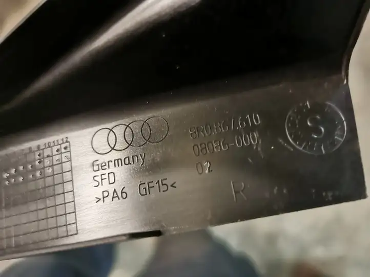 Audi Q5 SQ5 (2012 - 2017) 8R0867610 Накладка стекла передней двери — фото 2