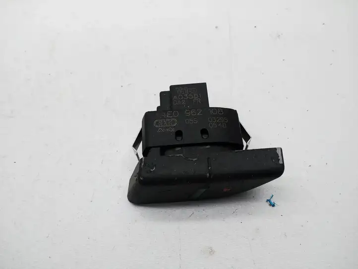 Audi A6 S6 C6 4F (2004 - 2008) 4E0962108 Кнопка закрытия крышки багажника — фото 2