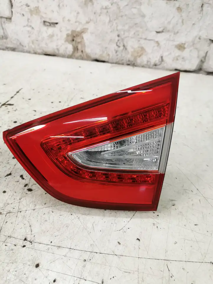 Hyundai ix35 (2013 - 2019) 924042Y500 Задний фонарь в крышке багажника — фото 1