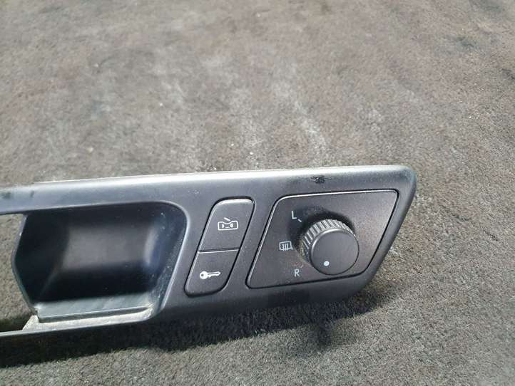 Volkswagen Polo (2001 - 2005)  6Q1837247G Включатель зеркал