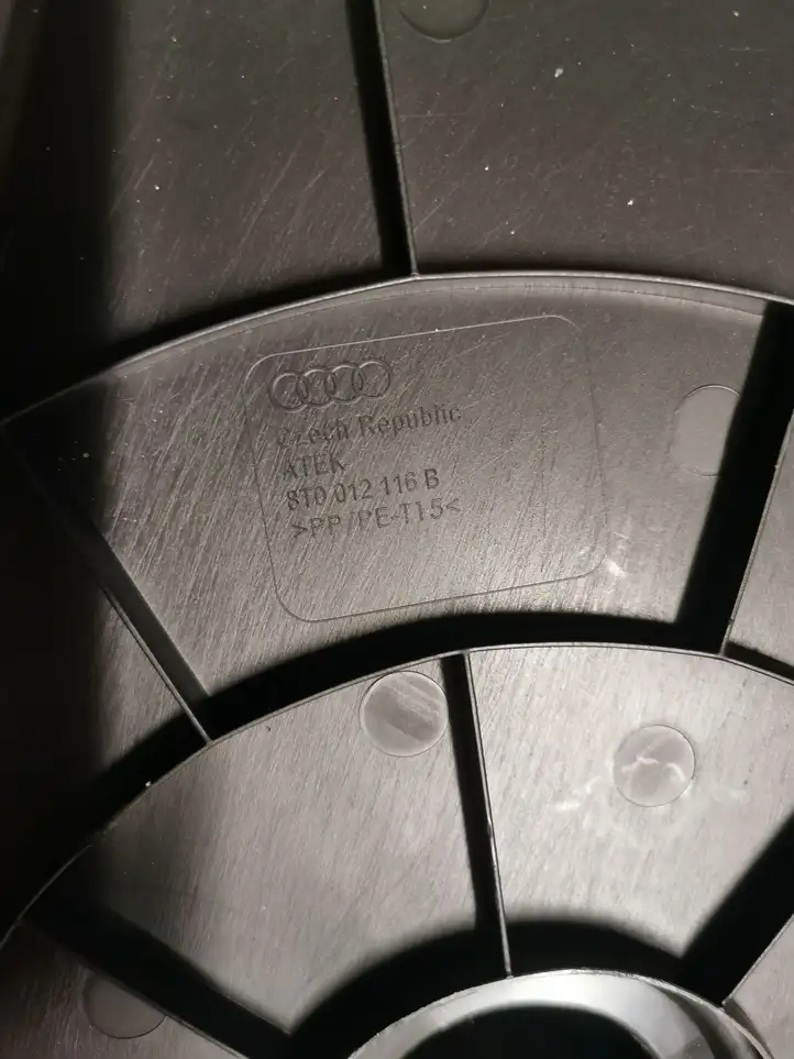 Audi A5 8T 8F (2011 - 2016) 8T0012116B Обшивка ниши запасного колеса — фото 4