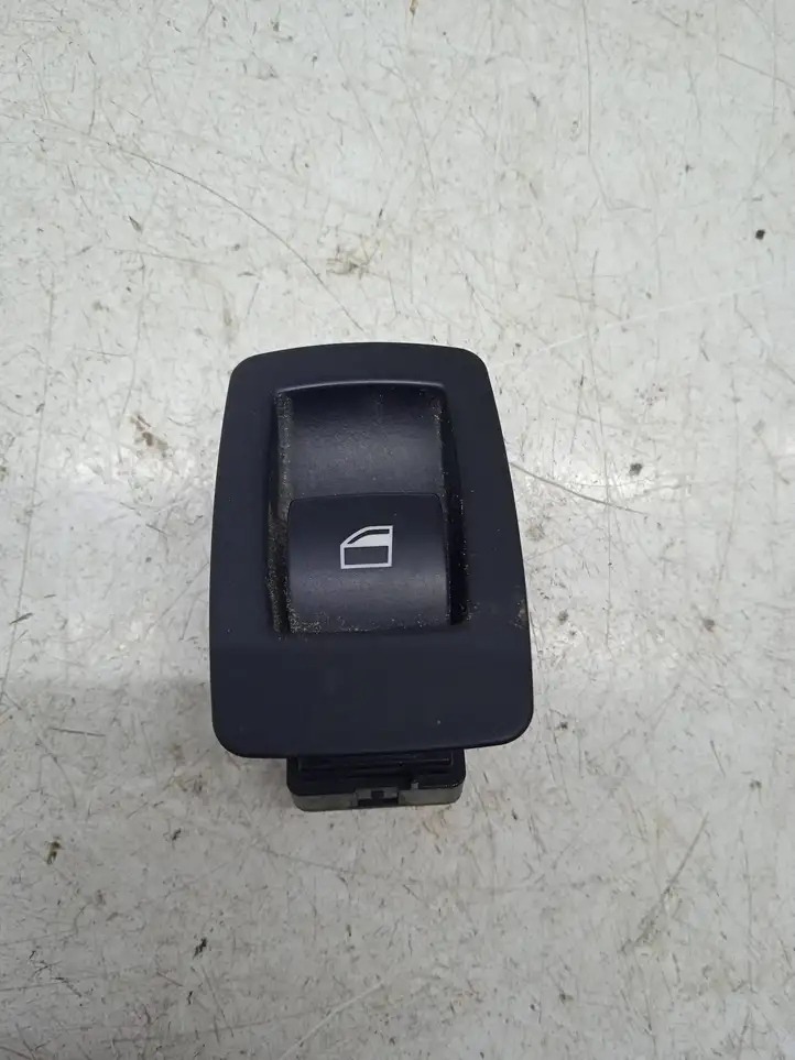 BMW 3 E90 E91 (2005 - 2012) 6945874 Кнопка стеклоподъемников — фото 1