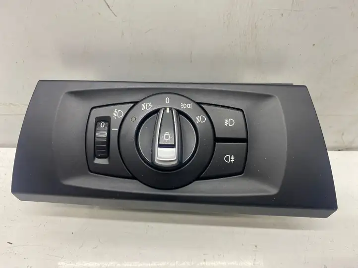BMW 3 E90 E91 (2005 - 2012) 9169406 Включатель фонарей — фото 1