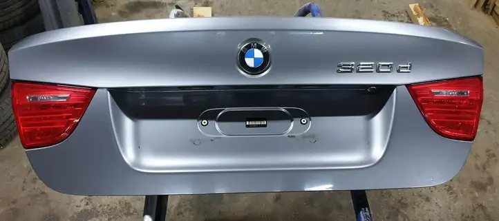 BMW 3 E90 E91 (2005 - 2012) Крышка багажника — фото 1