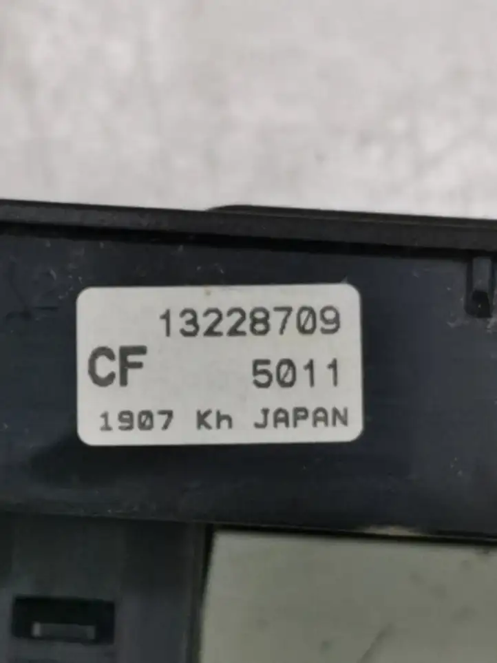 Opel Astra H (2004 - 2009) 13228709 Кнопка стеклоподъемников — фото 3