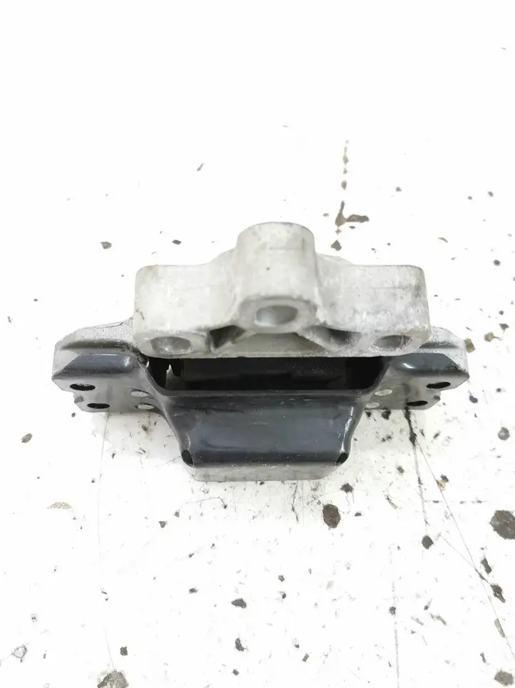 Skoda Octavia Mk2 (1Z) (2004 - 2013) 5K0199555 Опора двигателя — фото 2