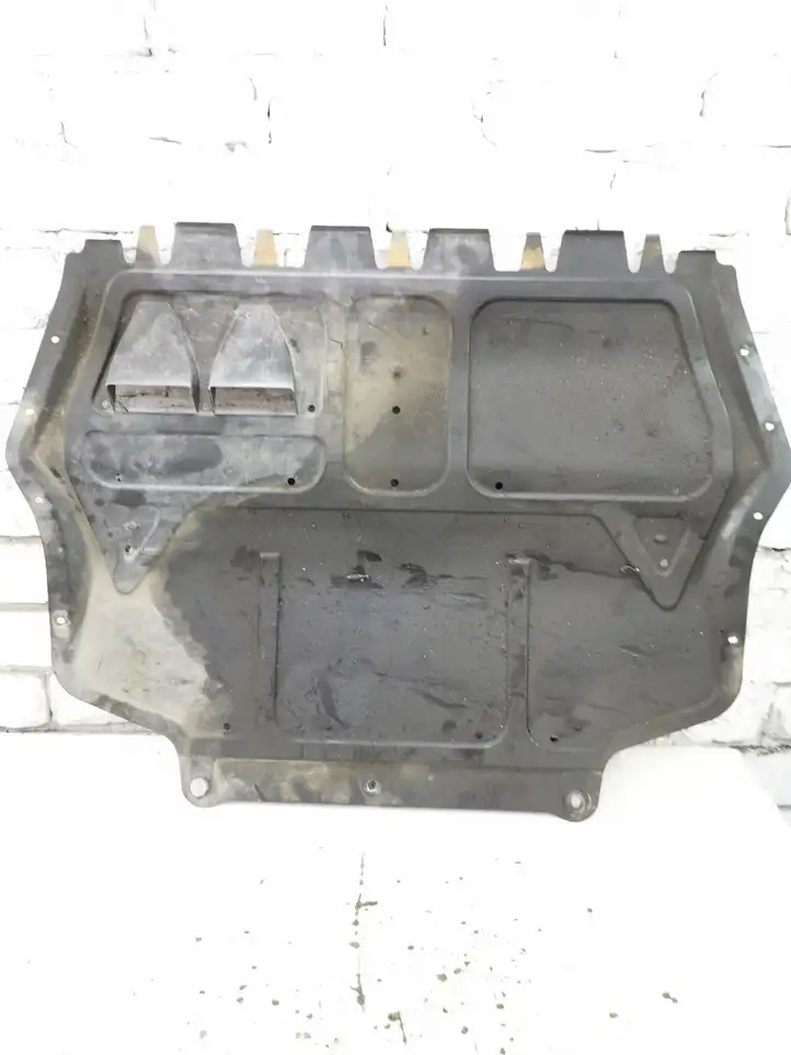 Skoda Octavia Mk2 (1Z) (2004 - 2013) 1K0825237K Защита двигателя — фото 2