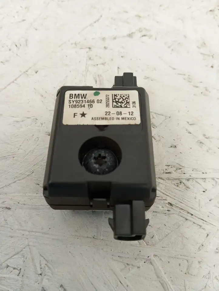 BMW 3 F30 F35 F31 (2012 - 2018) 923146602 Усилитель антенны — фото 1