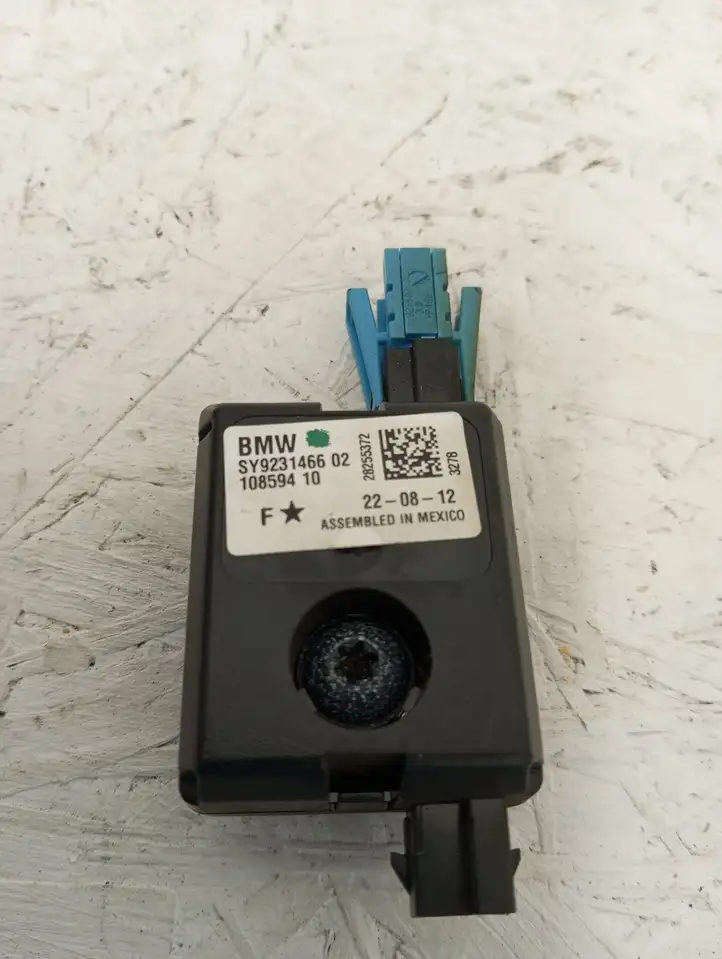 BMW 3 F30 F35 F31 (2012 - 2018) 923146602 Усилитель антенны — фото 1