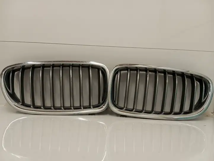 BMW 5 F10 F11 (2009 - 2016) 7412323 Передняя решетка — фото 1