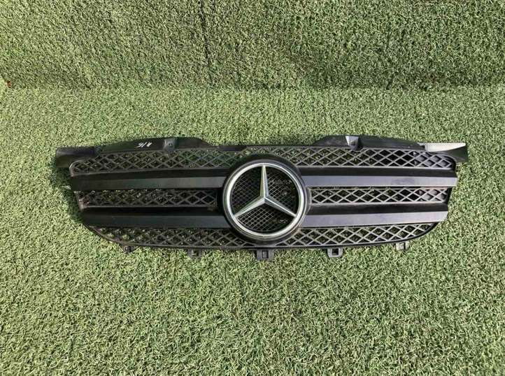 Mercedes-Benz Sprinter W906 (2006 - 2018)  9068800385 Передняя решётка