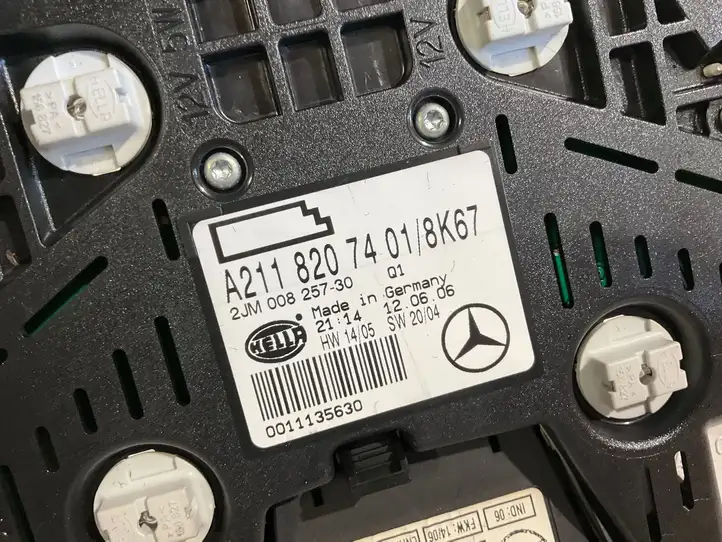 Mercedes-Benz E W211 (2002 - 2009) A2118207401 Передняя подсветка — фото 3