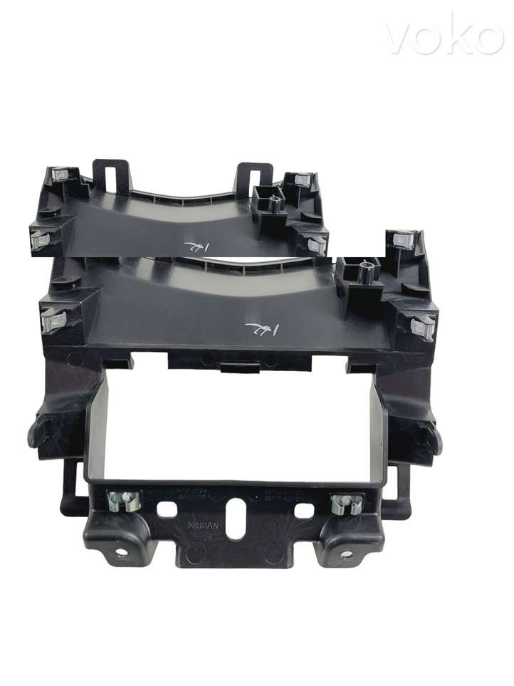 Nissan Qashqai (2017 - 2020)  681044EH0A Другая центральная деталь консоли (туннеля)