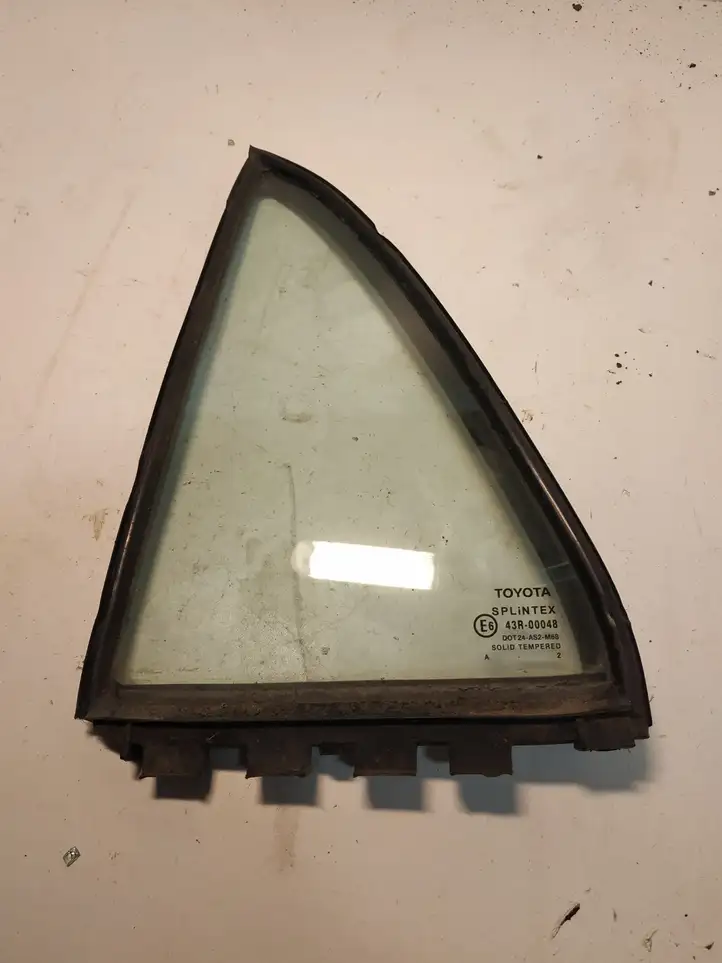 Toyota Corolla E120 E130 (2000 - 2004) Форточка двери — фото 2