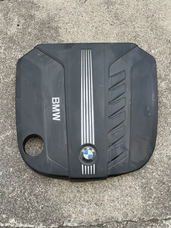 BMW 5 F10 F11 (2009 - 2016) 7812463 Крышка двигателя декоративная — фото 1