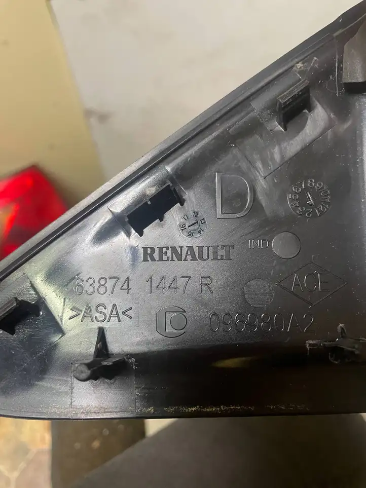 Renault Clio IV (2012 - 2019) 638741447R Молдинг крыла — фото 3