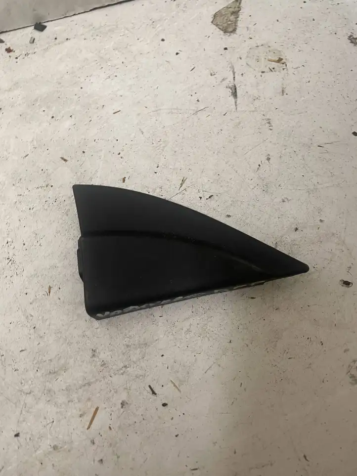 Toyota Yaris Verso (1999 - 2005) 6749152030 Прочие детали салона — фото 1