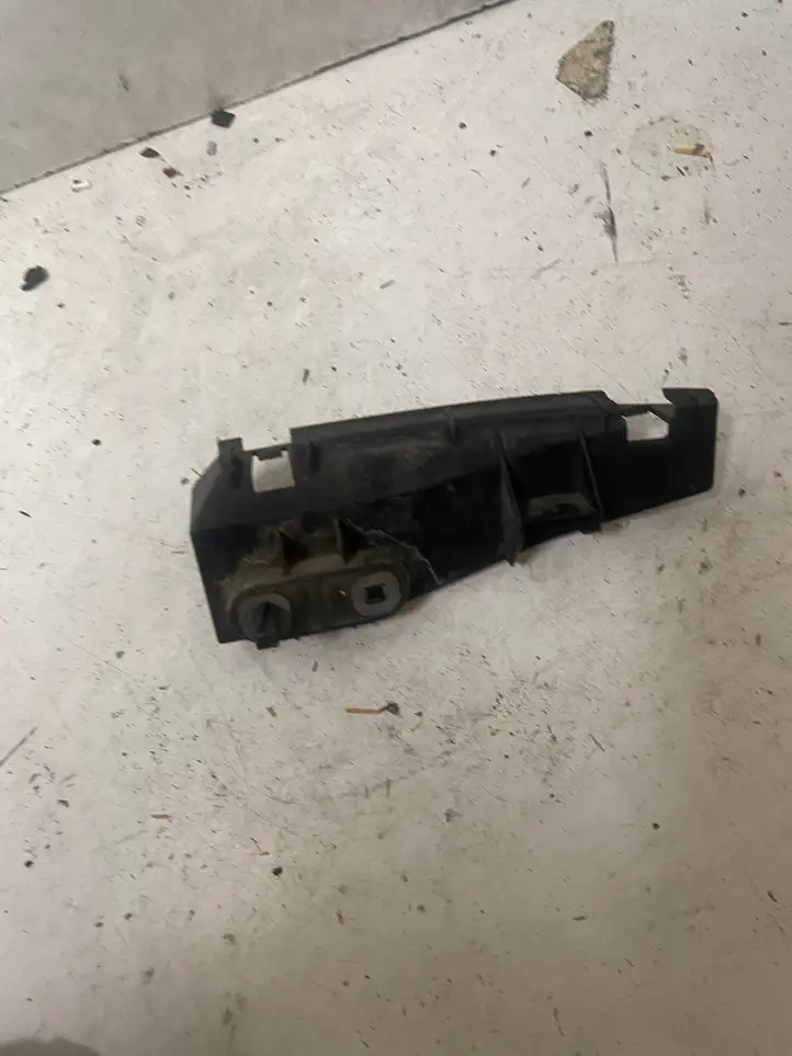Toyota Corolla Verso AR10 (2004 - 2009) 525630F010 Кронштейн заднего бампера — фото 2