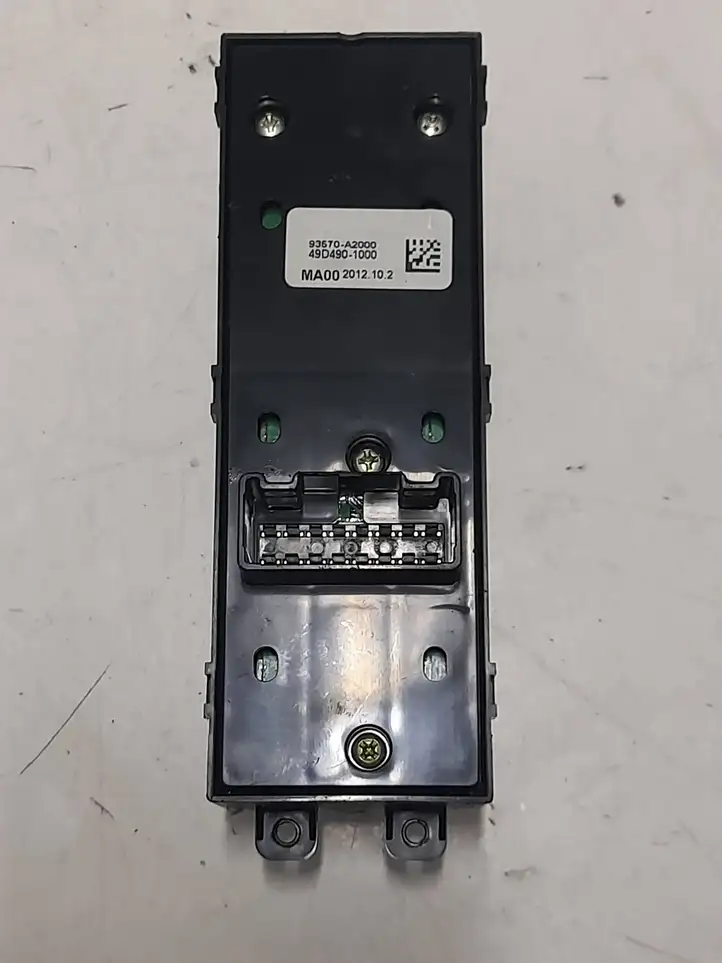Kia Ceed (2012 - 2015) 93570A2000 Кнопка стеклоподъемников — фото 3