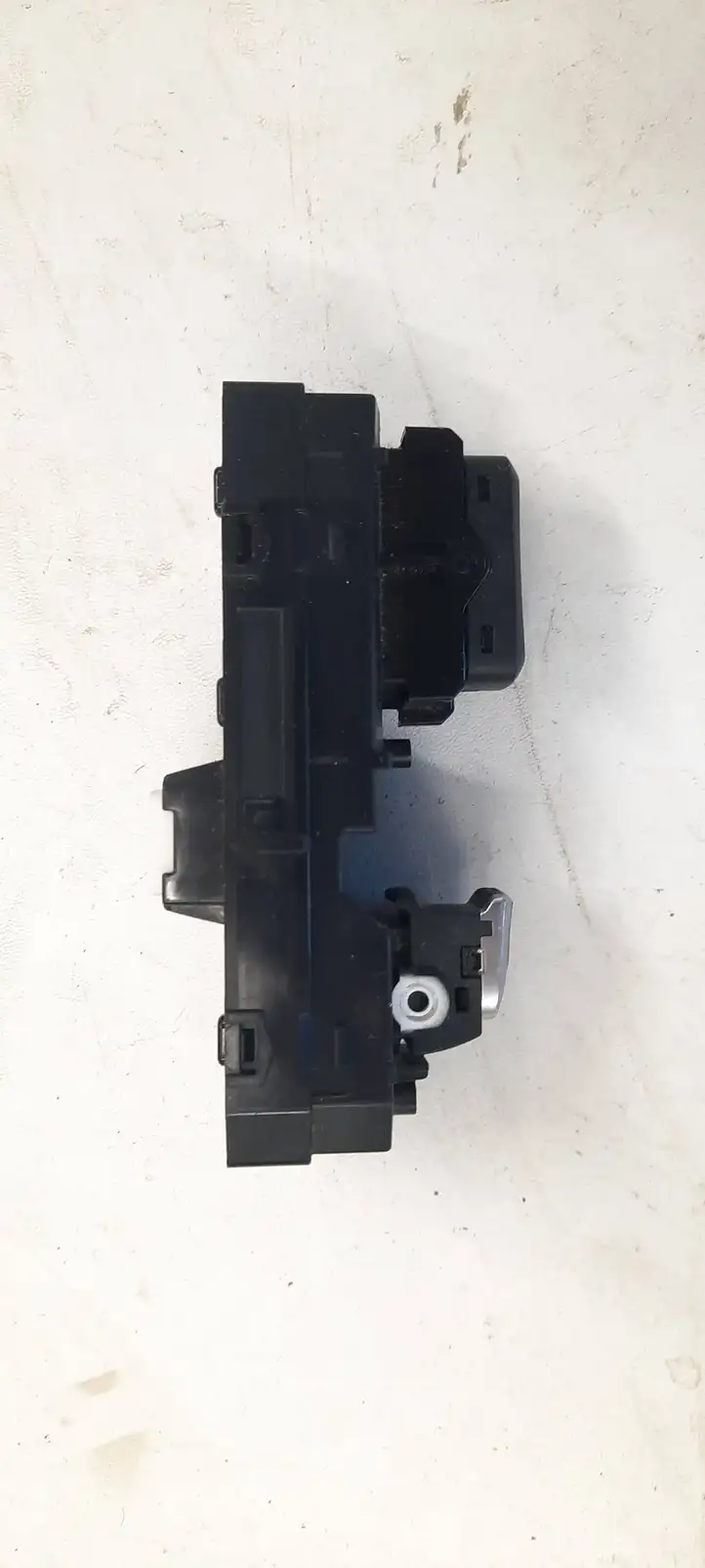 Kia Sportage (2016 - 2018) 93575f1000 Кнопка стеклоподъемников — фото 4