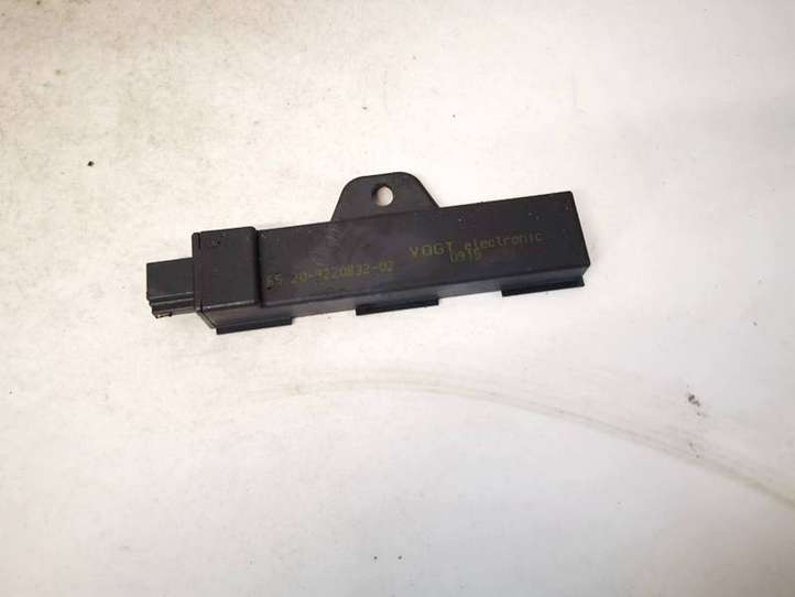 BMW 3 F30 F35 F31 (2012 - 2018)  6520922083202 Блок управления антенной