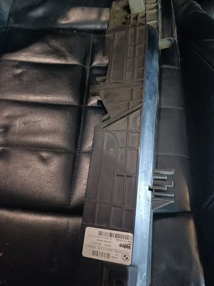 BMW 3 F30 F35 F31 (2012 - 2018) M151669G Кронштейн панели радиатора — фото 2