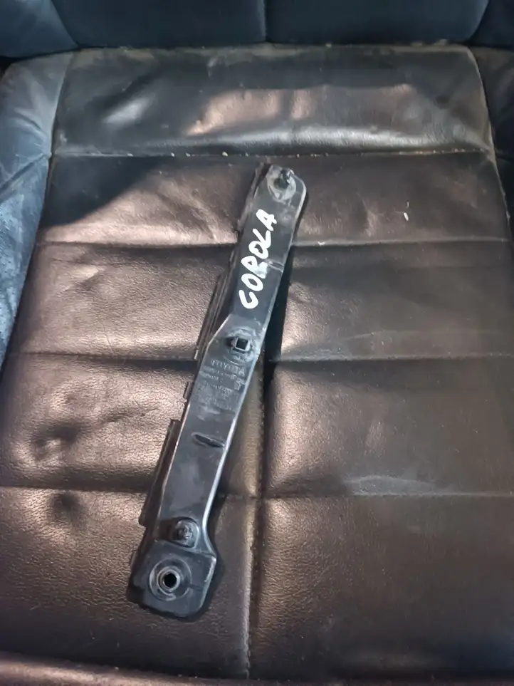 Toyota Corolla Verso AR10 (2004 - 2009) 525350F010 Кронштейн переднего бампера — фото 1