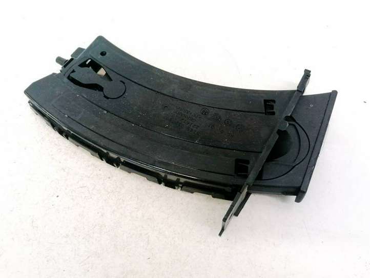 BMW 3 E90 E91 (2005 - 2012)  51457127462 Передний держатель чашки