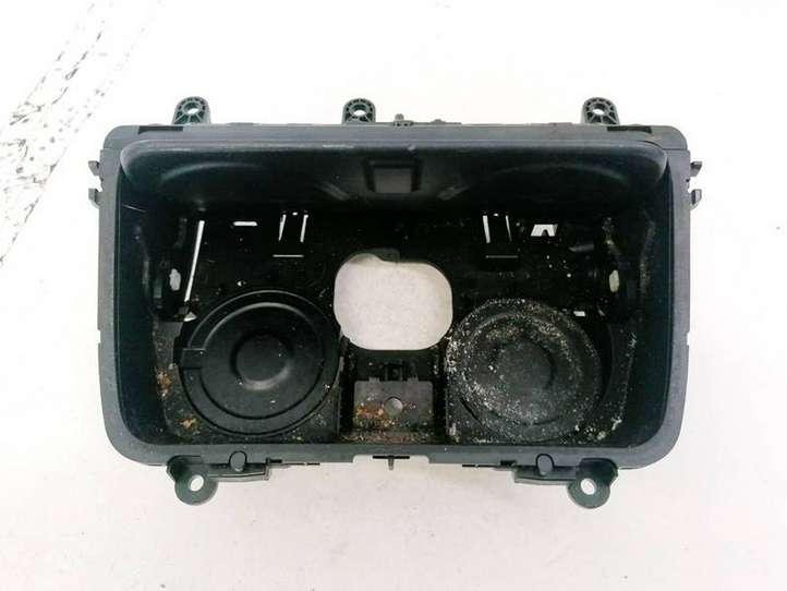 BMW 5 GT F07 (2010 - 2017)  51169206401 Передний держатель чашки