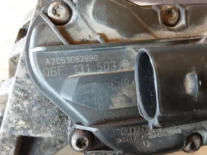 Volkswagen PASSAT B6 (2005 - 2010)  06F131503B Клапан EGR