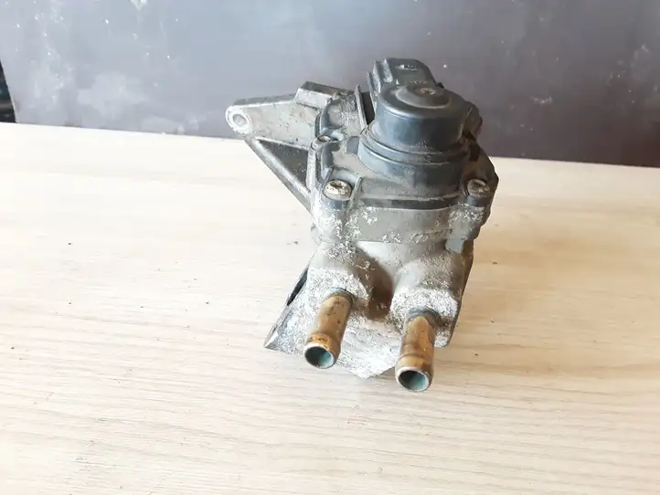 Volkswagen PASSAT B6 (2005 - 2010)  06F131503B Клапан EGR