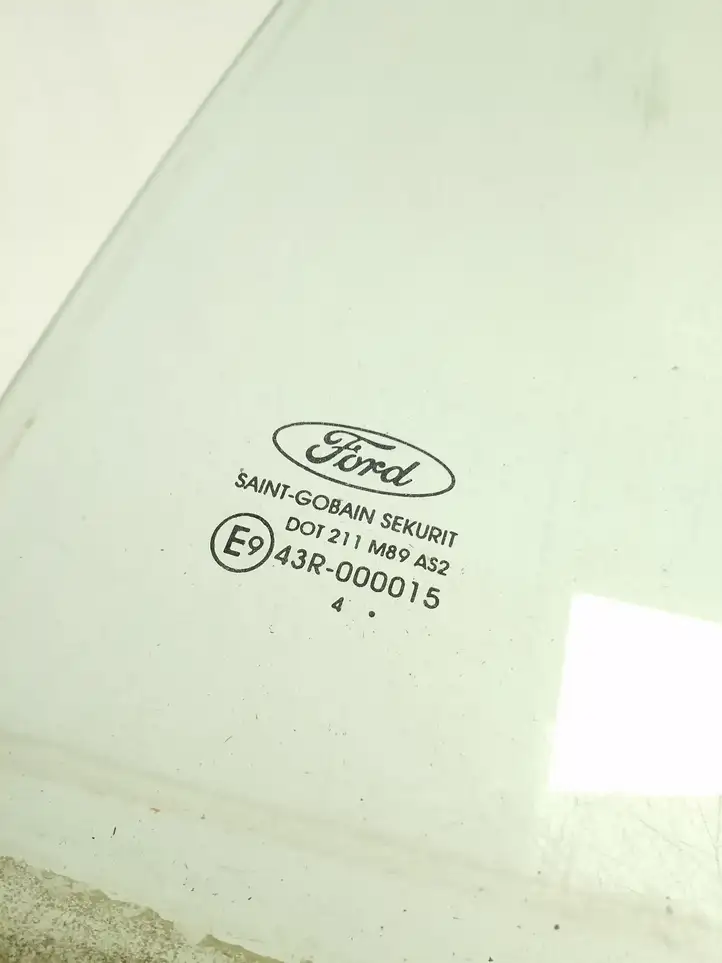 Ford Focus (2005 - 2008) 43R000015 Стекло задней двери — фото 2