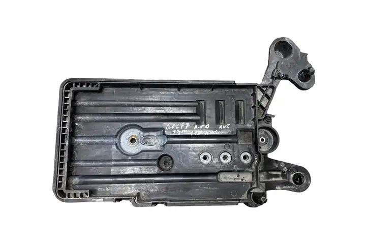 Volkswagen Golf VII (2013 - 2019) 5Q0915331H Площадка аккумулятора — фото 1