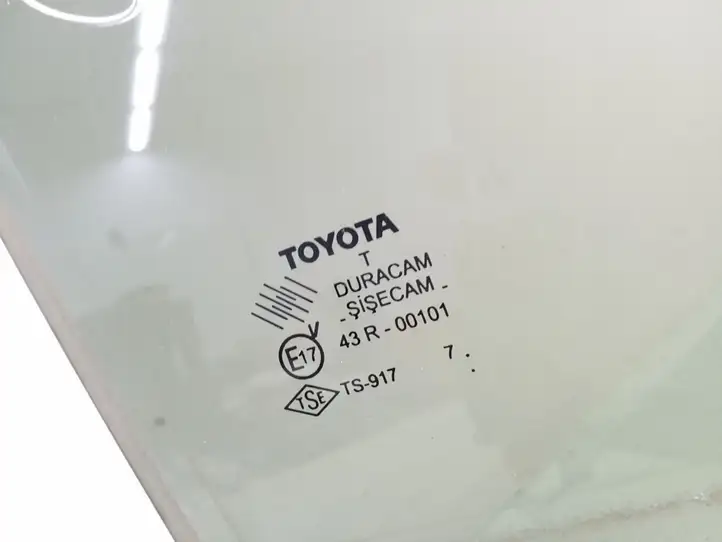 Toyota Corolla Verso E121 (2004 - 2007) Стекло задней двери — фото 2