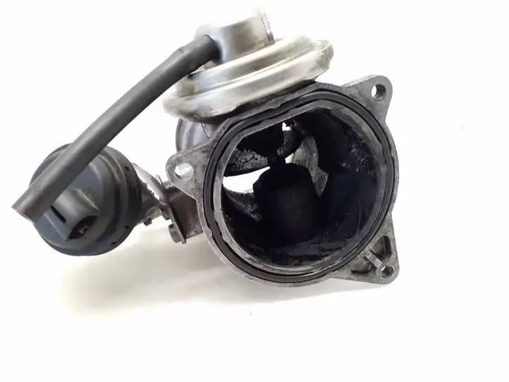 Volkswagen Transporter-Caravelle (2003 - 2009)  070128073 Клапан EGR