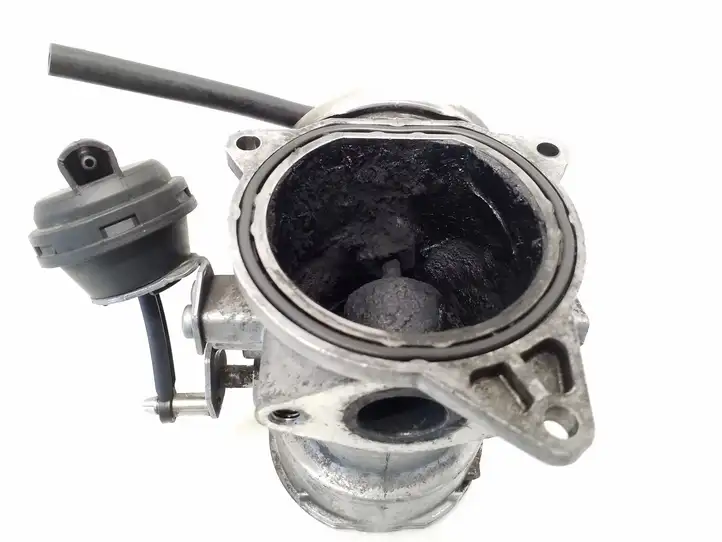 Volkswagen Transporter-Caravelle (2003 - 2009)  070128073 Клапан EGR