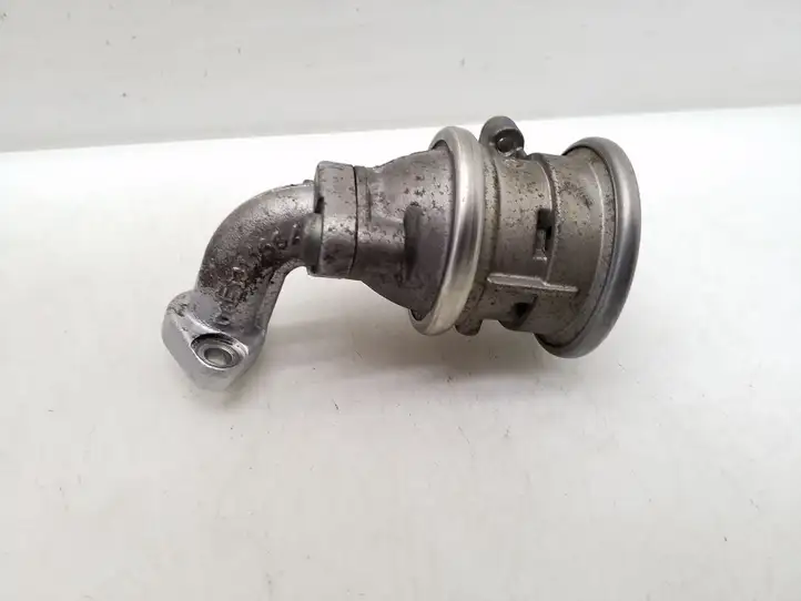 Audi A6 (2004 - 2008)  06E131101A Клапан EGR