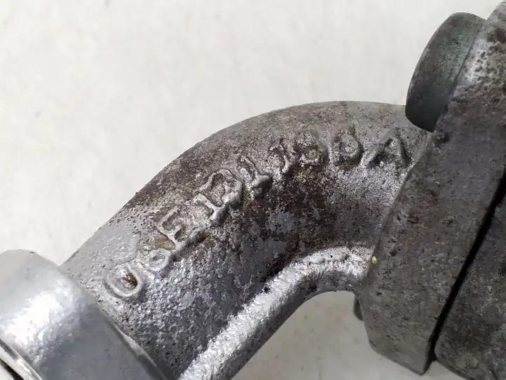 Audi A6 (2004 - 2008)  06E131101A Клапан EGR