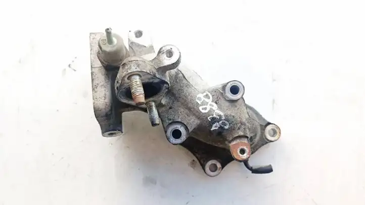 Toyota Auris 150 (2006 - 2012)   Клапан EGR