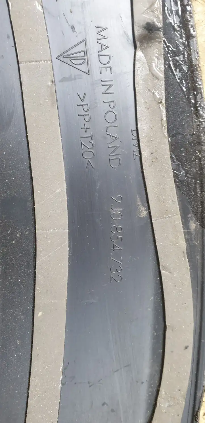 Porsche Taycan 9J1 (2019 - ) 9J0854732 Молдинг крыла — фото 2