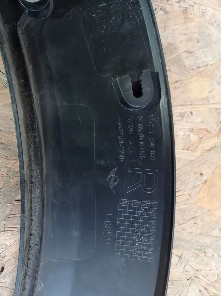 Mini One Cooper F56 F55 (2012 - 2022) 51777300822 Молдинг заднего крыла — фото 1