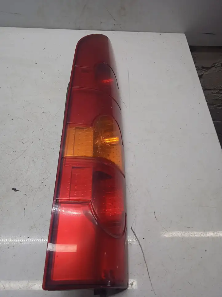 Renault Kangoo I (1997 - 2003) 085511939R Задний фонарь в кузове — фото 4