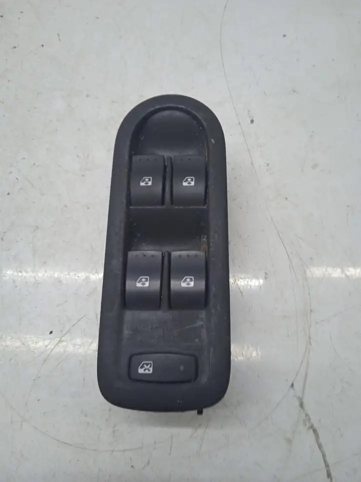 Renault Scenic II - Grand scenic II (2003 - 2006) 025330 Блок кнопок стеклоподъемников — фото 1