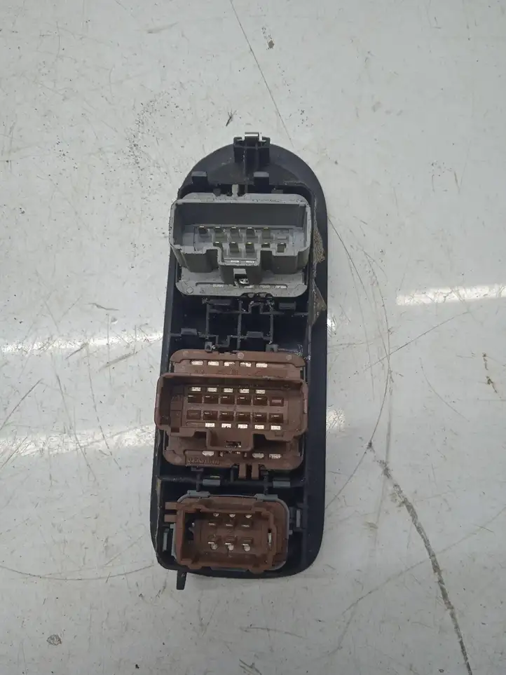 Renault Scenic II - Grand scenic II (2003 - 2006) 025330 Блок кнопок стеклоподъемников — фото 3