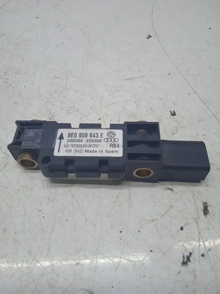 Audi A6 S6 C5 4B (1997 - 2001) 8E0959643E Датчик удара SRS — фото 1