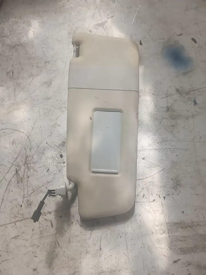 Volkswagen Touran I (2003 - 2010) Солнцезащитный козырек — фото 1