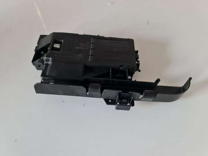 Volvo XC90 (2014 - 2019)  31450530 Узел подключения плюсовых проводов