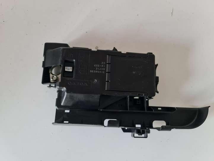 Volvo XC90 (2014 - 2019)  31450530 Узел подключения плюсовых проводов