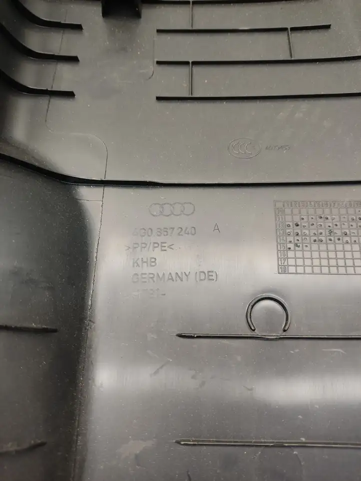 Audi A6 C7 (2011 - 2014) 4G0867240 Нижняя обшивка стойки B — фото 5