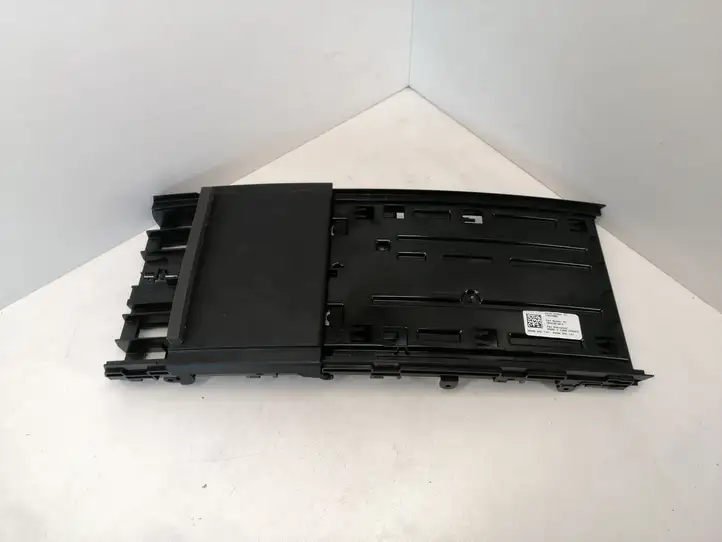 Tesla Model X (2015 - 2021) 105514900E Другая деталь консоли (туннеля) — фото 1